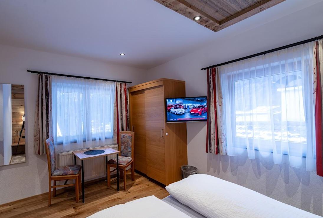 Haus Gisela Ξενοδοχείο Oetz Εξωτερικό φωτογραφία