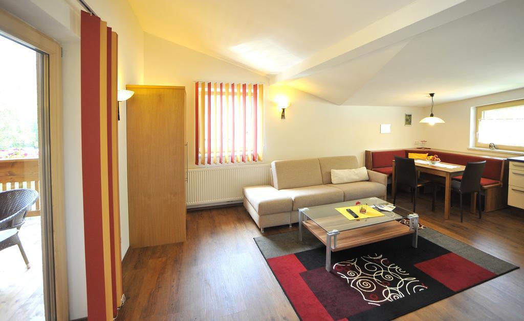 Haus Gisela Ξενοδοχείο Oetz Εξωτερικό φωτογραφία